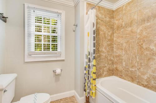 Private Pool Spacious 5BR Family-Friendly Home