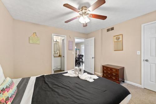 The Conyers Oasis - 10 mins to horse park in Conyers, USA