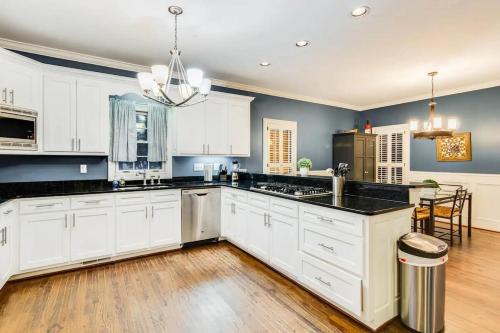 Dream 5BR ATL home with Upscale