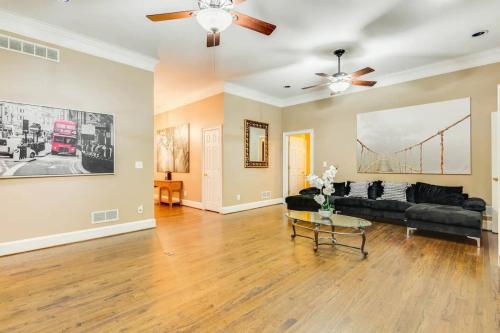 Dream 5BR ATL home with Upscale
