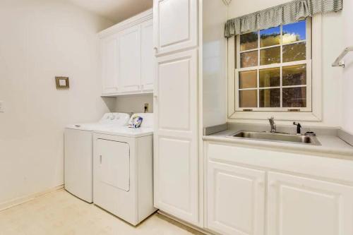 Dream 5BR ATL home with Upscale