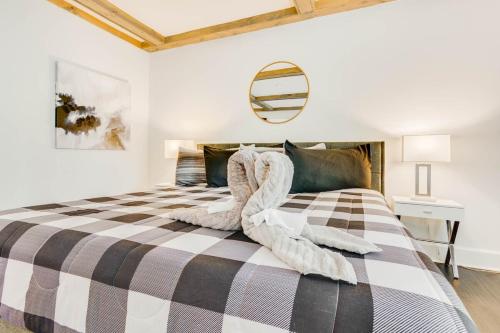 The Poolside 4BR Stylish Luxury Sanctuary