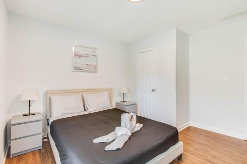 The Poolside 4BR Stylish Luxury Sanctuary