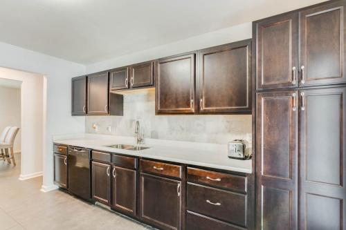 The Poolside 4BR Stylish Luxury Sanctuary