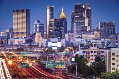 The Poolside 4BR Stylish Luxury Sanctuary