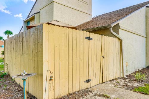 Panama City Beach Condo with Patio and Pool Access! - image 10