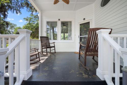 New Listing - Historical Home in Mossy Oaks - image 7