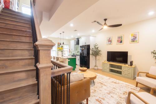Sojourns Coveted Cultural Family Home Destination Sleeps 6 in Newark, USA