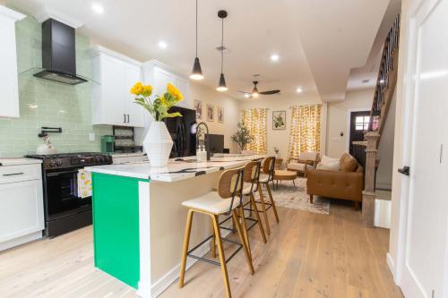 Sojourns Coveted Cultural Family Home Destination Sleeps 6 in Newark, USA
