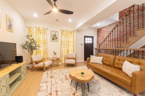 Sojourns Coveted Cultural Family Home Destination Sleeps 6 in Newark, USA
