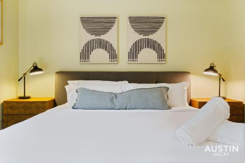 Spacious ATX Apt with Private Deck and All Essentials Spacious ATX Apt with Private Deck and All Essentials