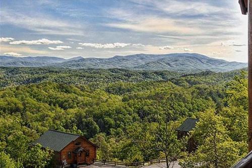On Eagles Wings in Sevierville, USA