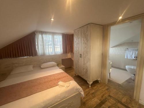 エレガンス アジア ホテル