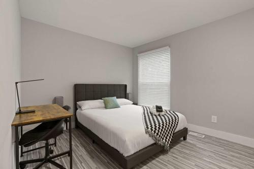 Cozy Two-Bedroom One-Bathroom Stay in Rochester Hills in Rochester Hills, USA