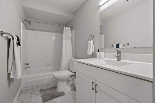 Stylish Two-Bedroom Two-Bathroom in Rochesters Historic District in Rochester Hills, USA