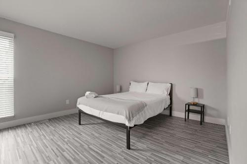 Stylish Two-Bedroom Two-Bathroom in Rochesters Historic District in Rochester Hills, USA