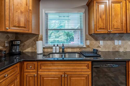 Gorgeous Home,Walk to The Brave,15min to downtown in Smyrna (GA)