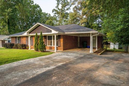 Gorgeous Home,Walk to The Brave,15min to downtown in Смірна (Джорджія)