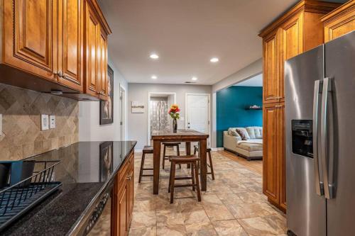 Gorgeous Home,Walk to The Brave,15min to downtown in Смірна (Джорджія)