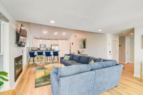 Luxury Galveston Home Walk to Pirates Beach! - image 6