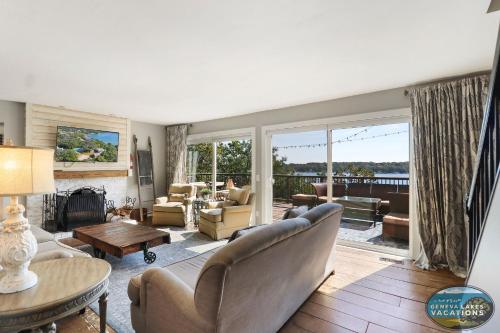 The Highland House - Heated Pool, Lake Elizabeth Dock & Sleeps 23! Perfect for families and groups in Twin Lakes, USA