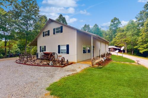 Back Home on the Farm in Tellico Plains, USA