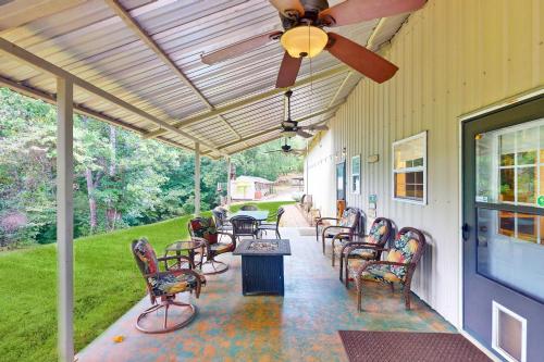 Back Home on the Farm in Tellico Plains, USA