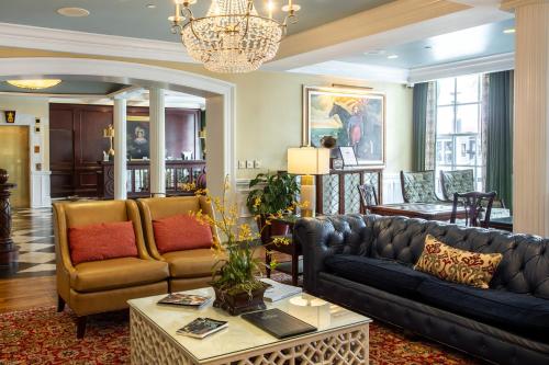 Szórakozási lehetőségek, The Marshall House near Webb Military Museum