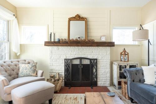 The Bay Getaway - Family Retreat in the Heart of Williams Bay - High End Finishes in Lake Geneva, USA