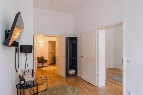 Homely Berlin - Chic Flat, City View, Subway, Café, River, Berlín (foto 7)