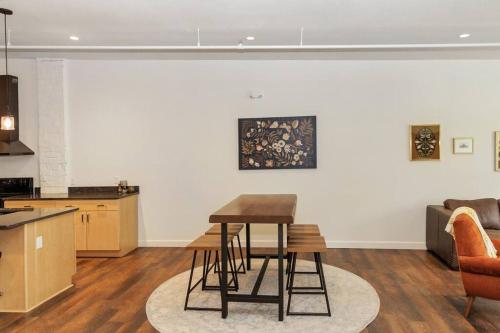Brand New 2 BR Downtown Burlington! 302N in Burlington, USA