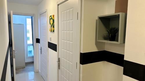 Cozy Corner Partition Room Near Burjuman Metro, Dubaï (photo 10)