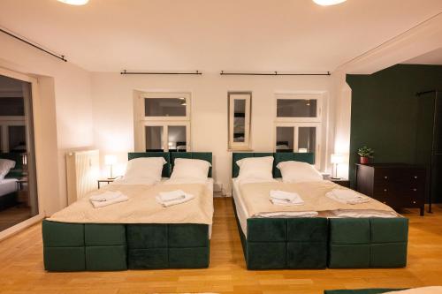 Munich Large Apartment 110 qm, 3 Bedrooms and very Central 1-12 Guests, Munich