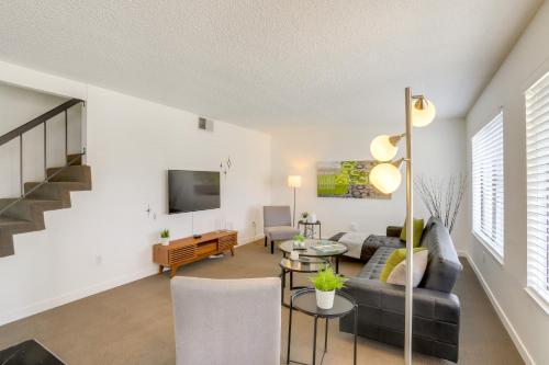 Desert Getaway with Pool Walk to Tahquitz Creek Golf - image 10