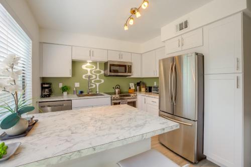 Desert Getaway with Pool Walk to Tahquitz Creek Golf - image 14