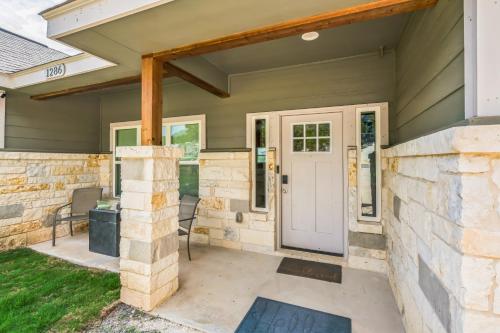 Canyon Lake Home with Private Pool, Hot Tub & Sauna! home in Canyon Lake, USA