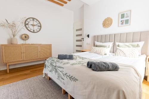 Marina Deluxe - największy apartament na Marinie plus garaż, klima, widok na jezioro, winda, 2 balkony