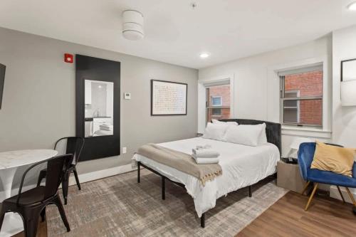 Plaza Studio Extended Stay Historic & Cozy for 2 in Kansas City, USA