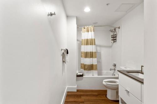 Plaza Studio Extended Stay Historic & Cozy for 2 in Kansas City, USA