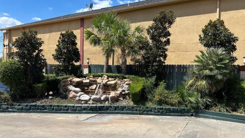 View, Palace Inn I-45 & Bellfort in Pasadena