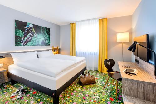 1 queen bed