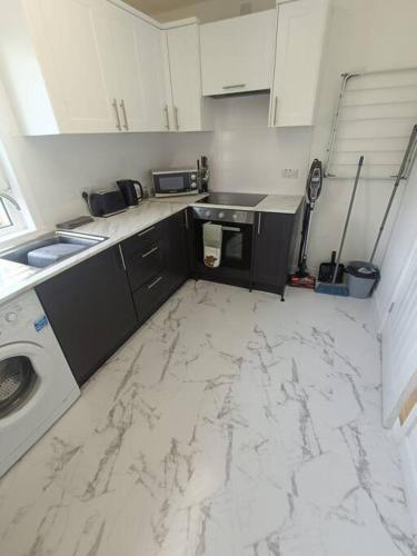 廚房, 2 bed highland home base for Isle of Skye and Lochalsh in 洛哈爾什凱爾市中心