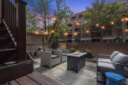 Luxurious Townhome in Arlington Kid-Friendly in Arlington, USA
