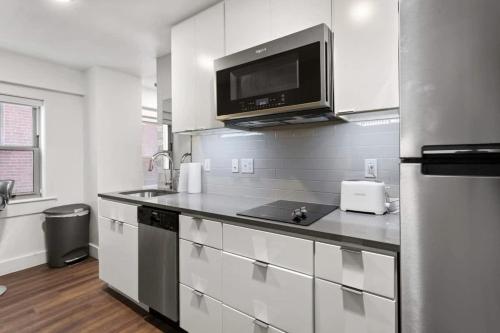 Main Street Studio Vibrant Living Extended Stay in Kansas City, USA