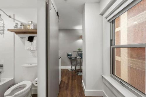 Main Street Studio Vibrant Living Extended Stay in Kansas City, USA