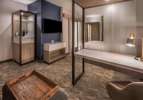 SpringHill Suites by Marriott Reno - image 7