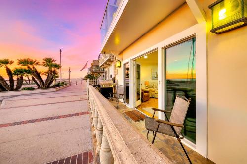 Newport Beach Pier View Homes in Newport Beach, USA