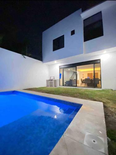 Jiutepec Bonita casa con alberca privada climatizada in Jiutepec, Mexico