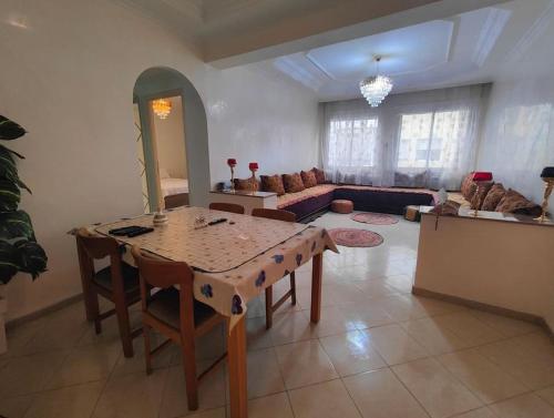 Traditional Spacious 2 Bedroom Tangier Center Family Apartment in Souani