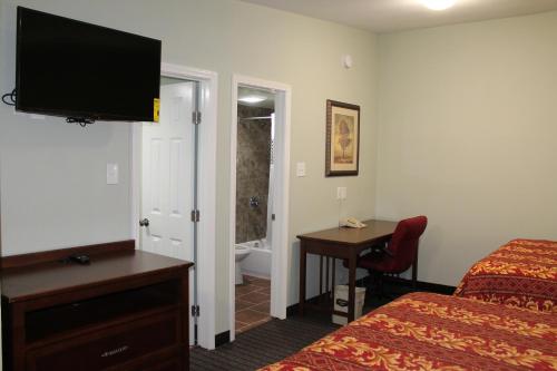 American Inn & Suites - main image